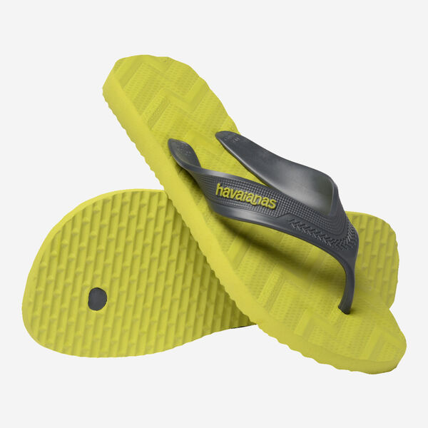 Havaianas Track Waves