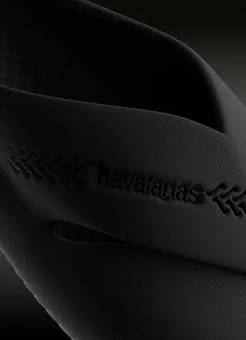 Greek pattern detail on the upper of the Havaianas Top Toe Mule